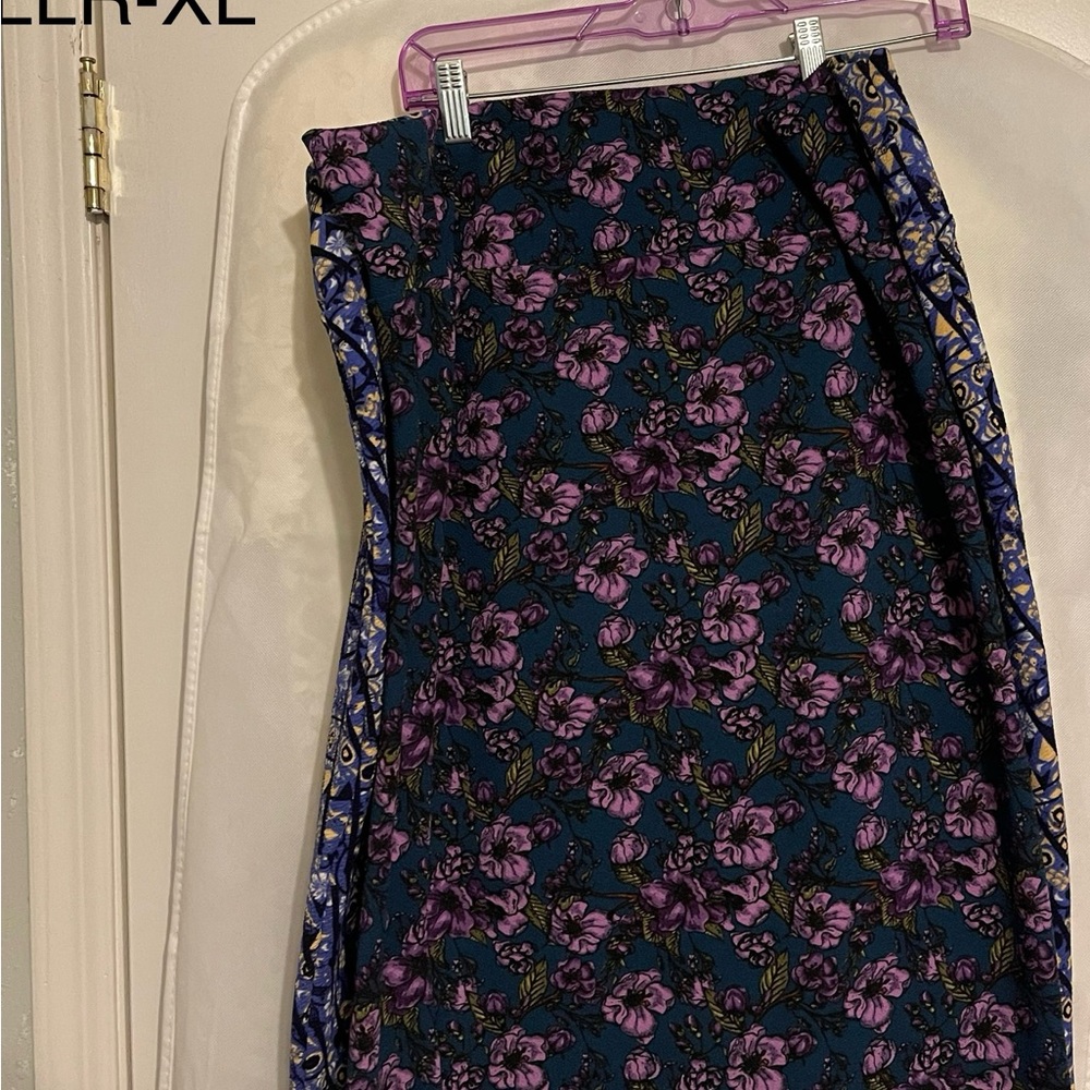 LulaRoe = LLR
Dressbarn = DB
TORRID = T
